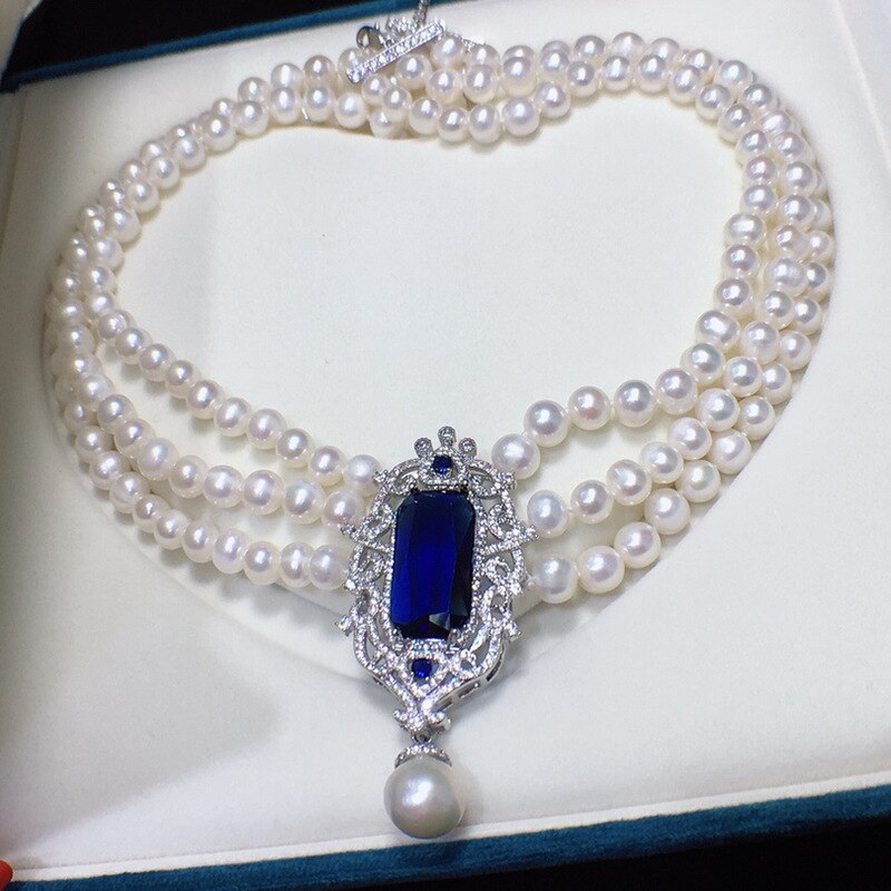 Exquisite Natural Freshwater Pearl Necklace with Diamond Side Stones