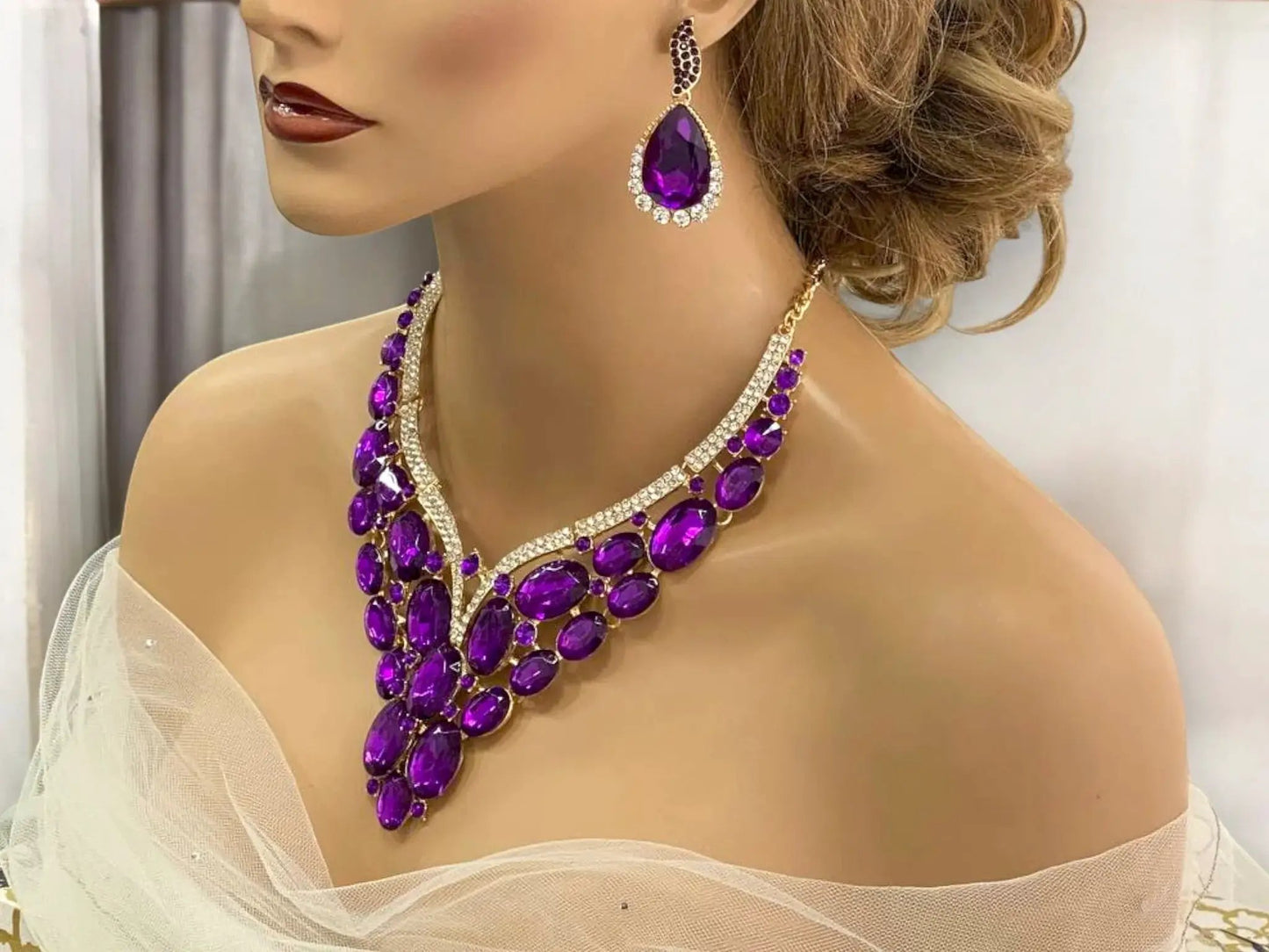 Purple Crystal Necklace Set – Statement Bridal Jewelry with Teardrop Earrings by Glam Duchess (golden-crystal-statement-necklace-earrings-set-bridal-evening-jewelry)