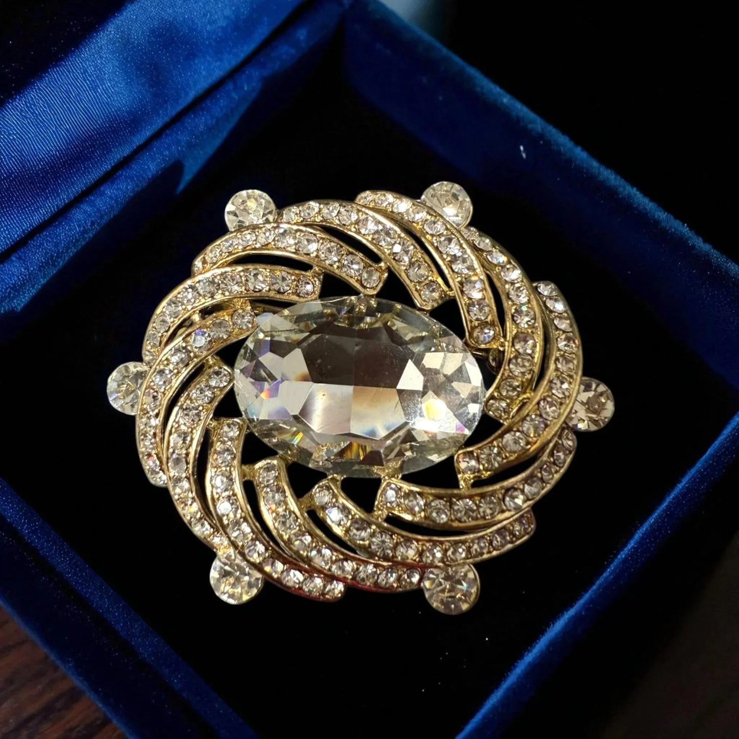 Elegant Crystal Brooch – Luxury Gold-Tone Statement Pin - Glam Duchess
