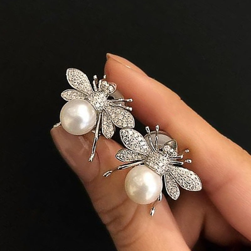 Exquisite Simulated-Pearl Crystal Bee Stud Earrings