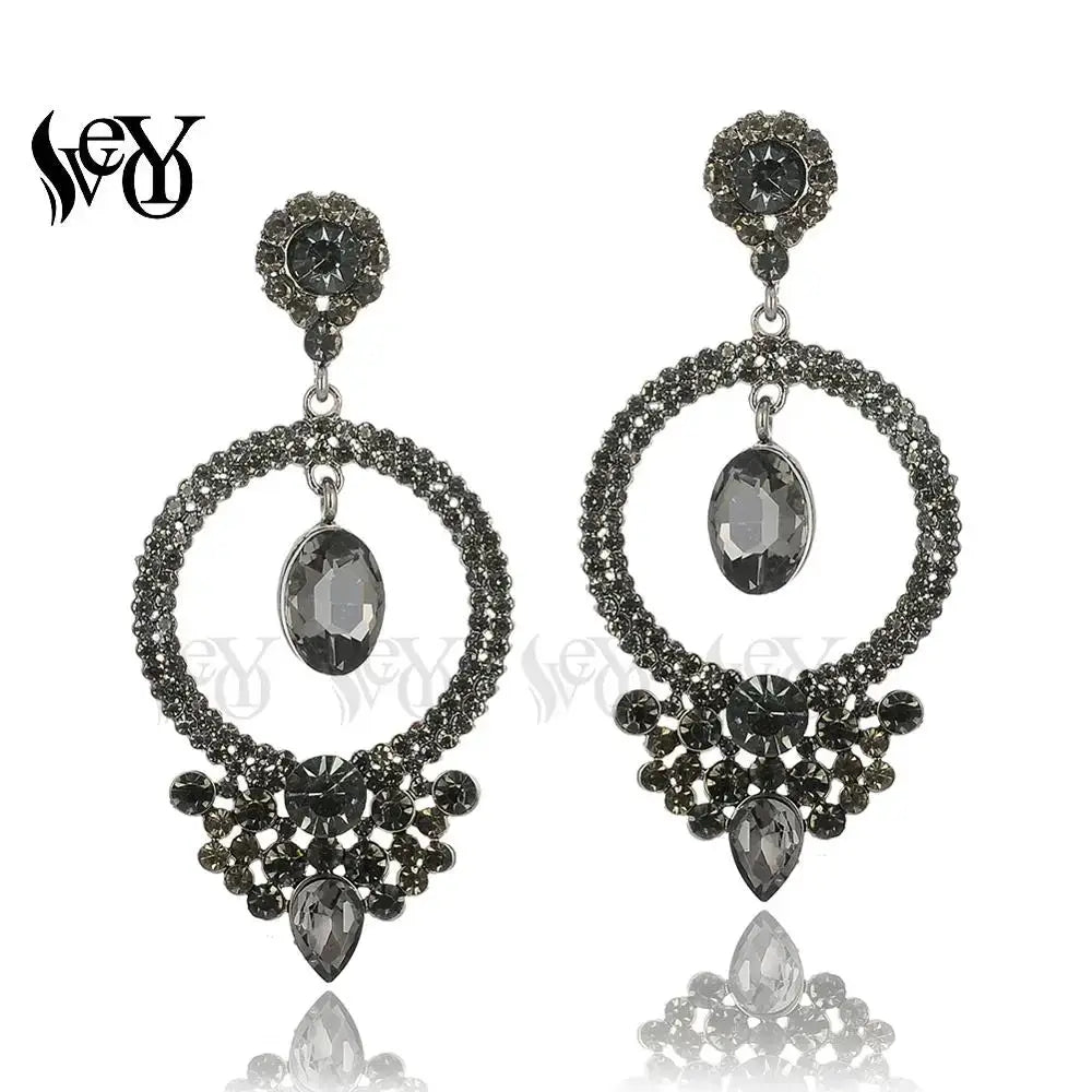 Regency Crystal Chandelier Earrings – detail view 3
