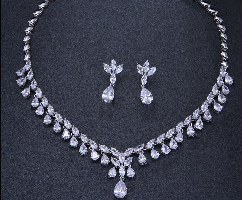 Cubic Zirconia Drop Necklace and Earrings Set with Plant-Inspired Design