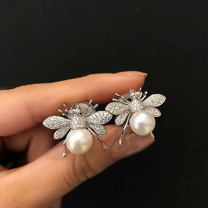 Exquisite Simulated-Pearl Crystal Bee Stud Earrings