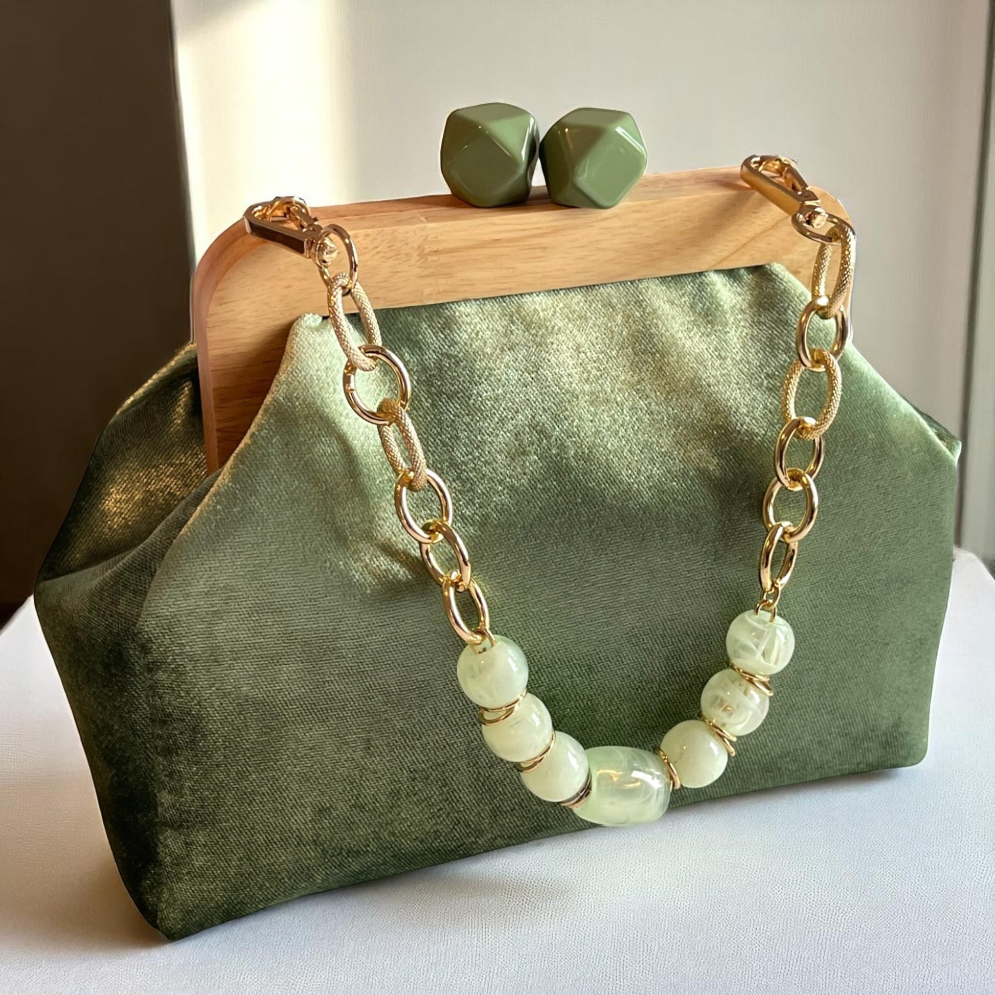 Green Velvet Clutch with Wooden Frame and Gemstone Chain, Handmade Evening Bag | Elegant Party Purse | Aramele Atelier - Glam Duchess
