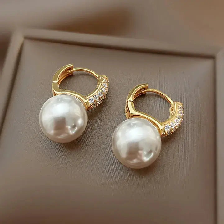 Lustre Pearl Drop Earring Collection – detail view 5