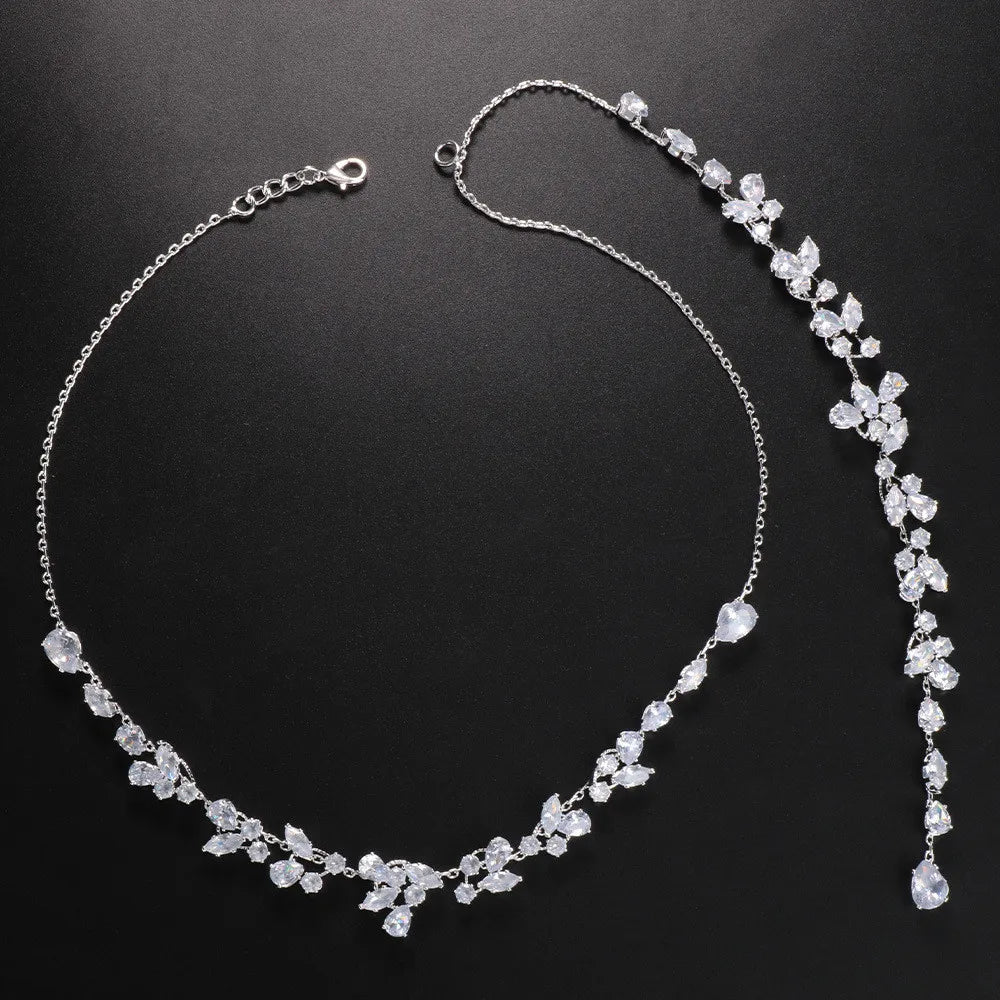 Enchanting Bridal Choker Backdrop Necklace for a Timeless Elegance