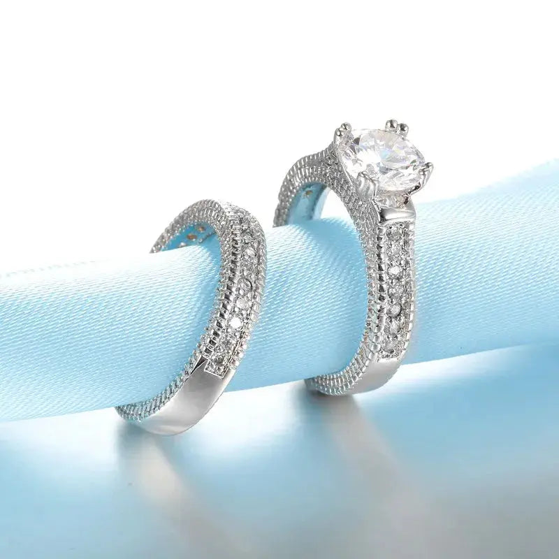 Eternal Radiance Bridal Ring Set – detail view 2