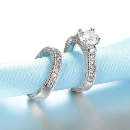 Eternal Radiance Bridal Ring Set – detail view 2