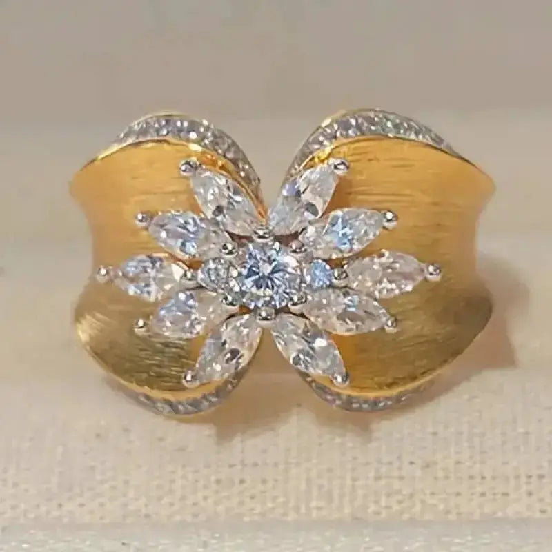 Fleur Ribbon Two-Tone Ring – Glam Duchess