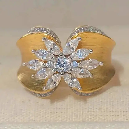 Fleur Ribbon Two-Tone Ring – Glam Duchess