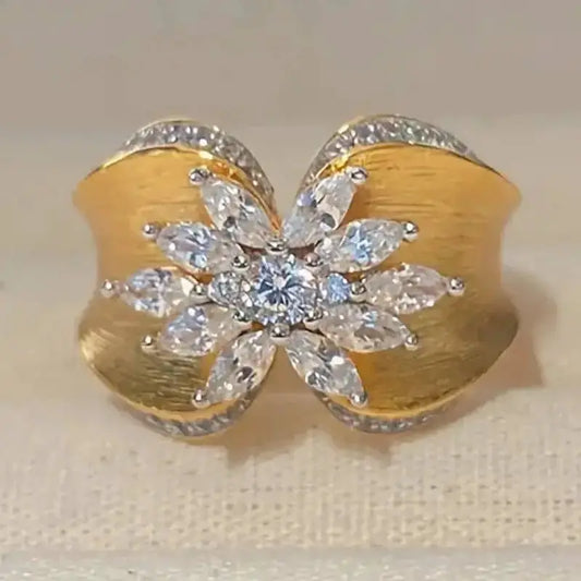 Fleur Ribbon Two-Tone Ring – Glam Duchess