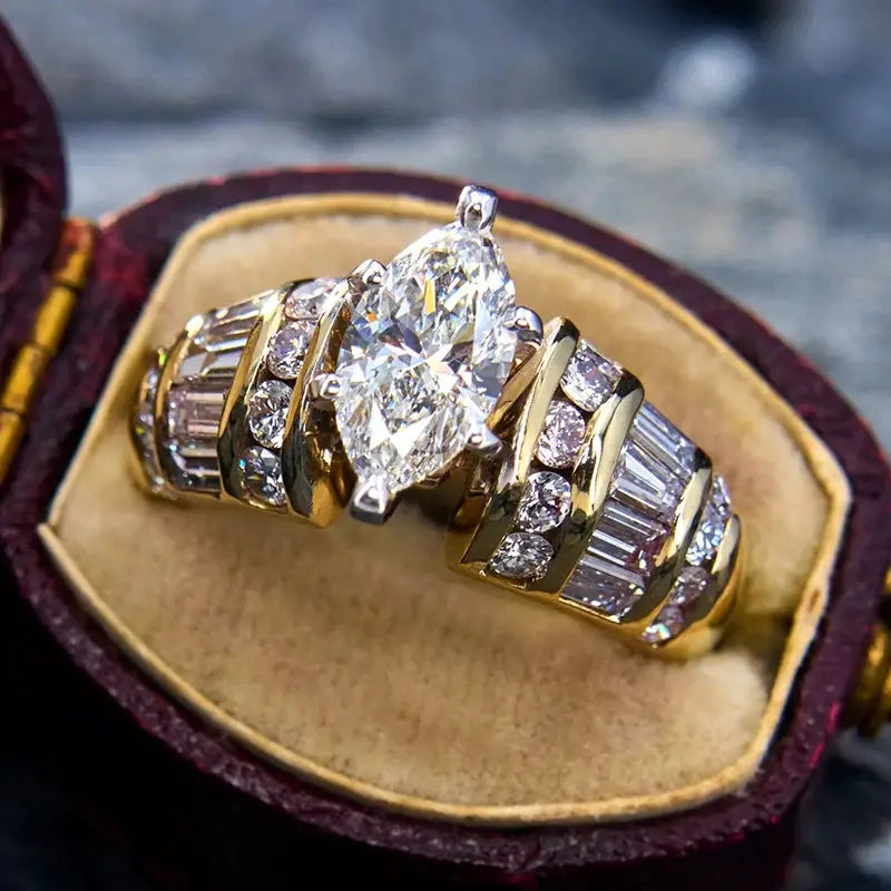 Aurelia Pear-Cut Two-Tone Ring – detail view 3