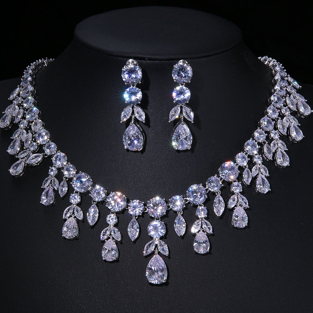 Elegant Geometric Wedding Jewelry Set with Cubic Zirconia
 Make a Statement with our Cubic Zircon Wedding Necklace Earrings
 Step into the spotlight with our trendy and elegant cubic zirconia wedding necklace and earrings Glam DuchessGlam DuchessElegant Geometric Wedding Jewelry Set