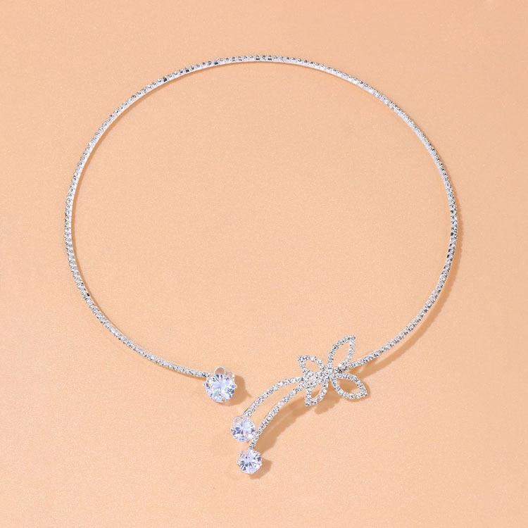 Elegant Heart-Shaped Rhinestone Choker Necklace
 Unique Open Choker Necklace
 This Unique Open Choker Necklace is a trendy and stylish accessory that adds a touch of elegance to any outfit. The necklace features Glam DuchessGlam DuchessElegant Heart-Shaped Rhinestone Choker Necklace