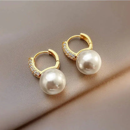 Lustre Pearl Drop Earring Collection – detail view 4