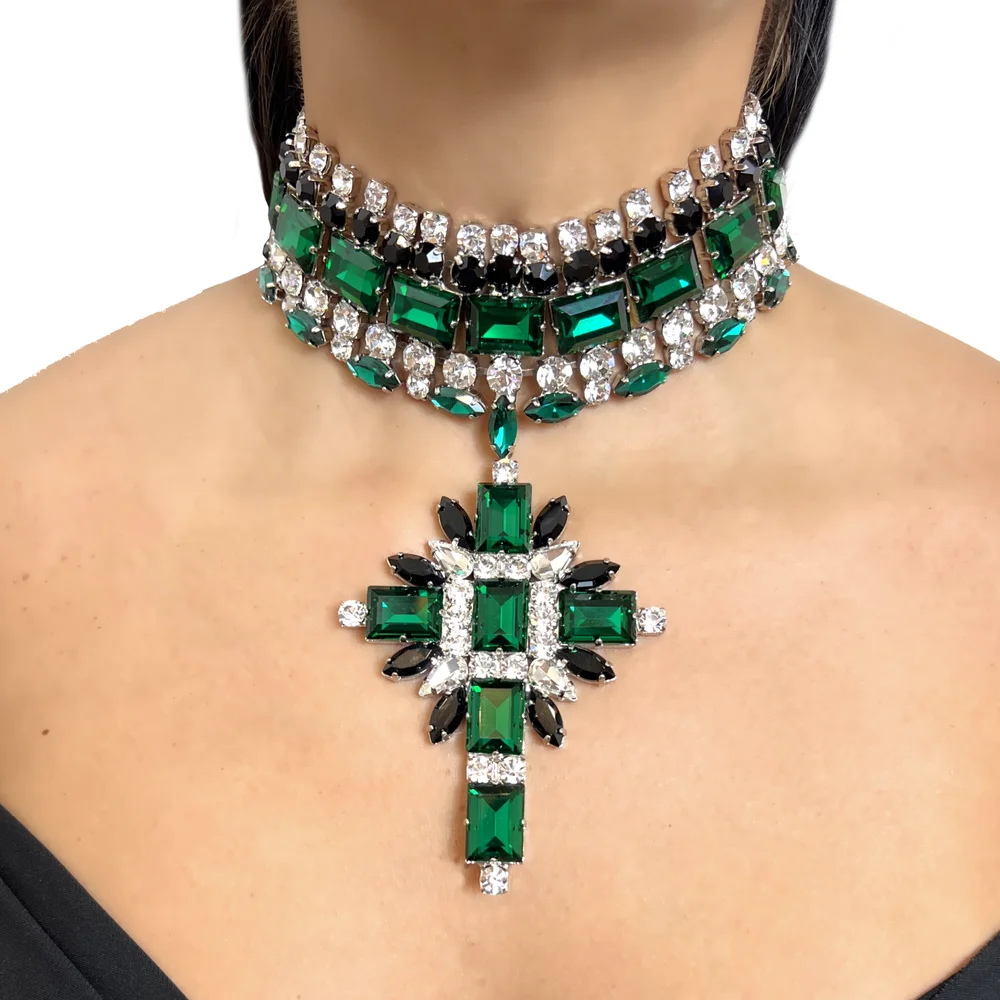 Stunning Green Cross Pendant Choker - Elegant Rhinestone Statement Necklace