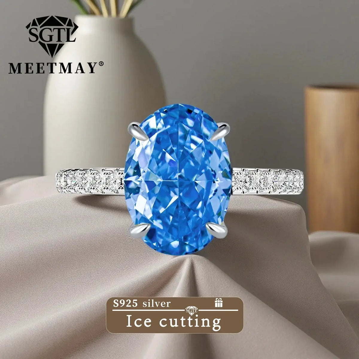 Celestia Oval Zircon Statement Ring – detail view 15