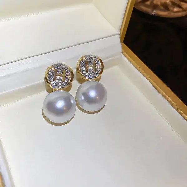 Lustre Pearl Drop Earring Collection – detail view 9