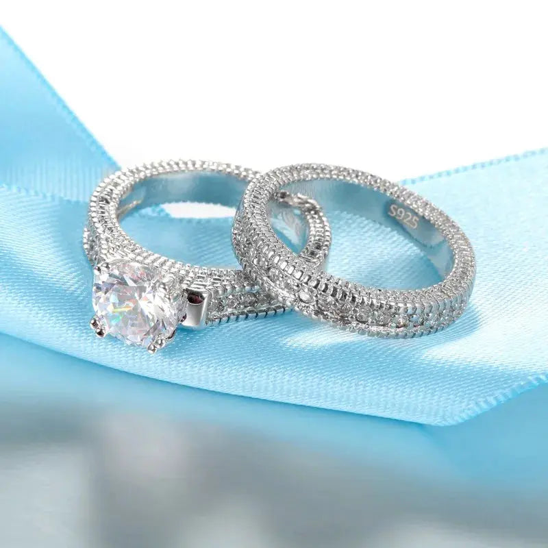 Eternal Radiance Bridal Ring Set – detail view 4