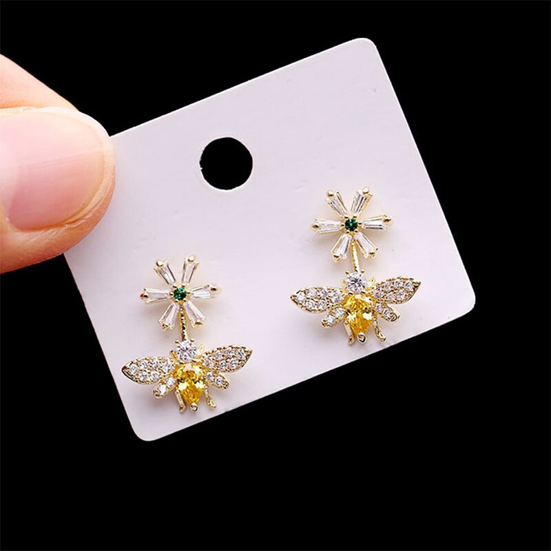 Exquisite Simulated-Pearl Crystal Bee Stud Earrings