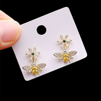 Exquisite Simulated-Pearl Crystal Bee Stud Earrings