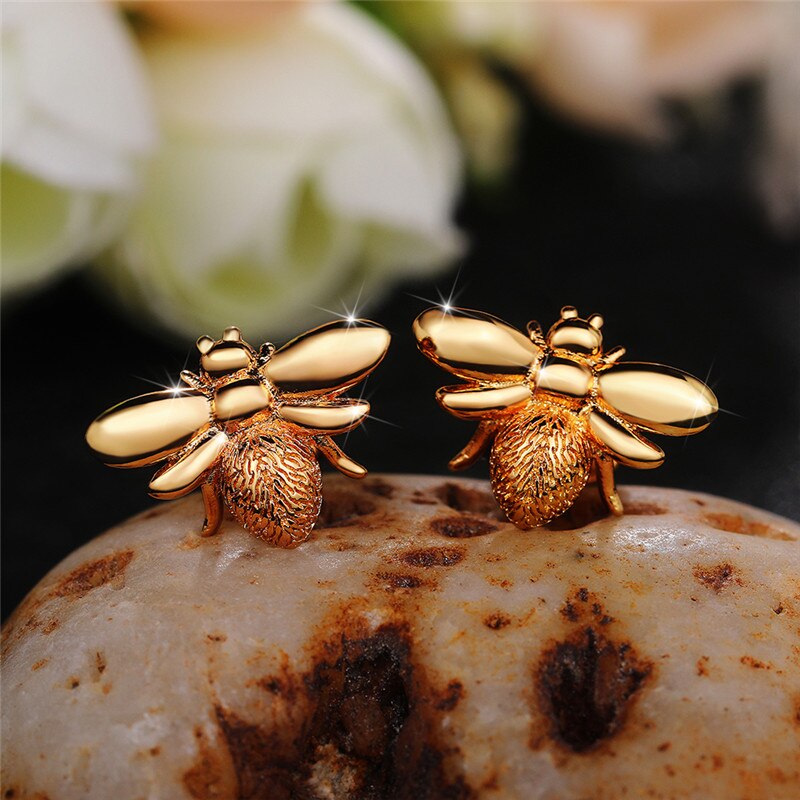 Exquisite Simulated-Pearl Crystal Bee Stud Earrings