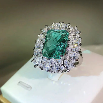 Emerald-Cut Green Zircon Halo Ring – detail view 3