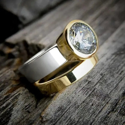 Luna Two-Tone Bridal Ring Set – detail view 2