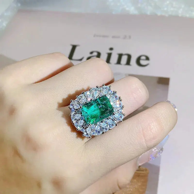 Emerald-Cut Green Zircon Halo Ring – detail view 4