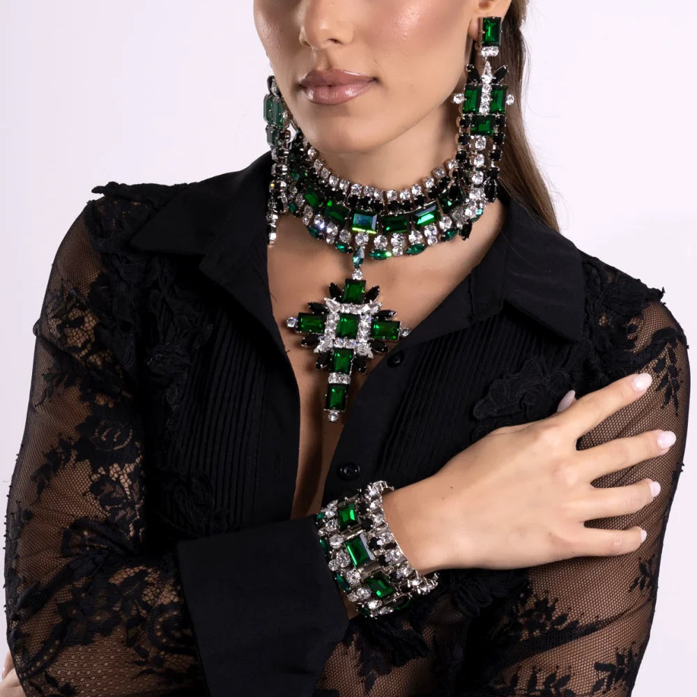 Stunning Green Cross Pendant Choker - Elegant Rhinestone Statement Necklace