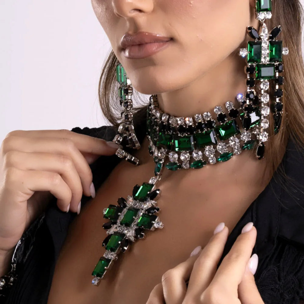 Stunning Green Cross Pendant Choker - Elegant Rhinestone Statement Necklace