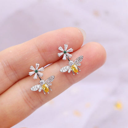 Exquisite Simulated-Pearl Crystal Bee Stud Earrings