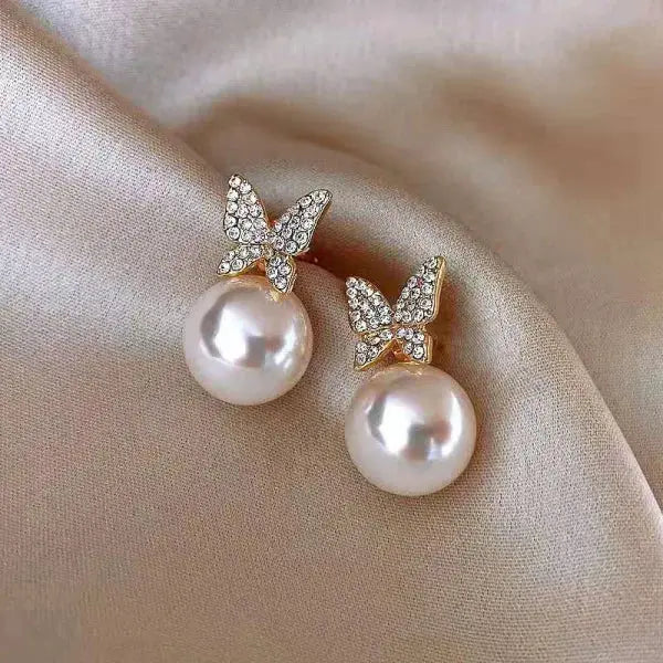 Lustre Pearl Drop Earring Collection – detail view 8