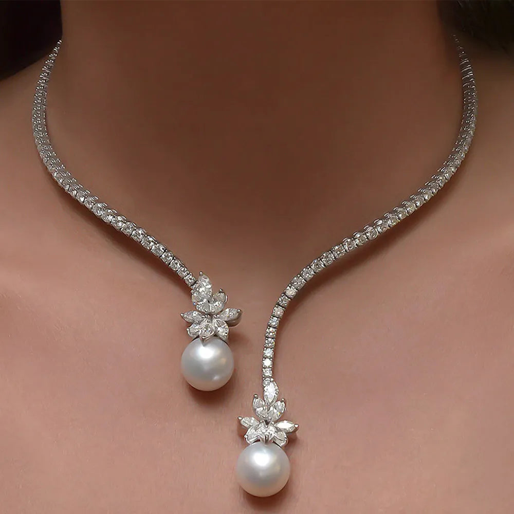 Crystal Pearl Pendant Choker Necklace with Rhinestone Embellishments
