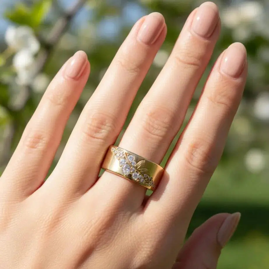 Verdant Vine Statement Ring – detail view 4