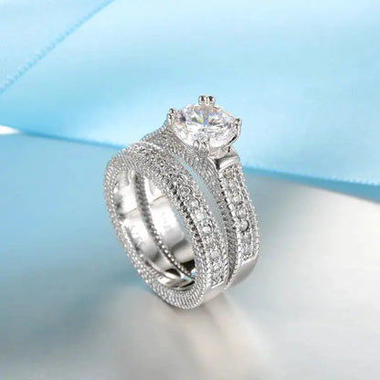 Eternal Radiance Bridal Ring Set – detail view 3