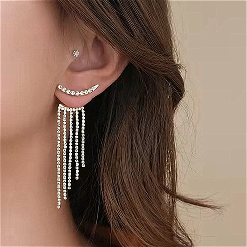 Rhinestone Heart-Shaped Fringe Earrings
 Elevate Your Look with Rhinestone Fringe Hanging Earrings
 Step up your style game with these trendy and chic Rhinestone Fringe Hanging Earrings. The unique heart-Glam DuchessGlam DuchessRhinestone Heart-Shaped Fringe Earrings