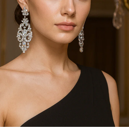 Crystal Chandelier Earrings | Elegant Drop Jewelry for Evening Events & Weddings by Glam Duchess (glamorous-crystal-chandelier-earrings-statement-luxury-jewelry-copy)