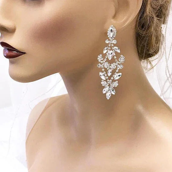 Crystal Floral Necklace – Luxury Bridal Statement Jewelry for Evening Events