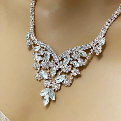 Crystal Floral Necklace – Luxury Bridal Statement Jewelry for Evening Events