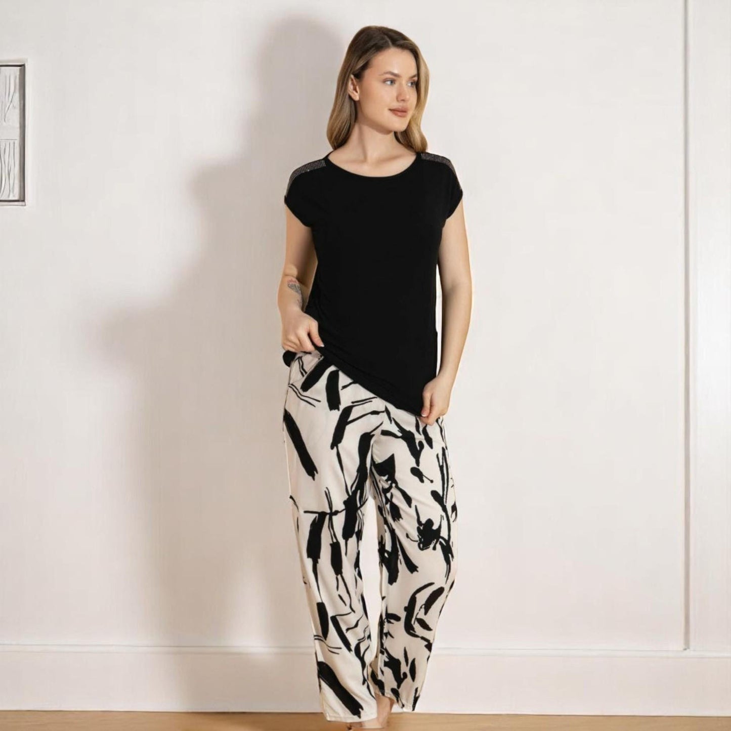 Lightweight Summer Loungewear, Soft Relaxed Fit Sleepwear, Short Sleeve Top & Printed Pants, Pajama Set, Comfy Homewear Set, Made in Turkey