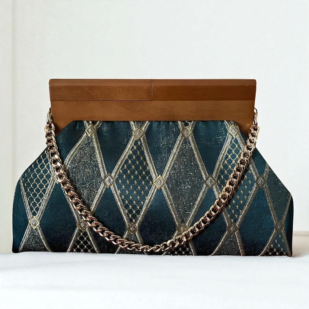 Vintage-Inspired Green Gold Tapestry Clutch Bag with Wooden Frame – Elegant Geometric Evening Purse for Special Occasions