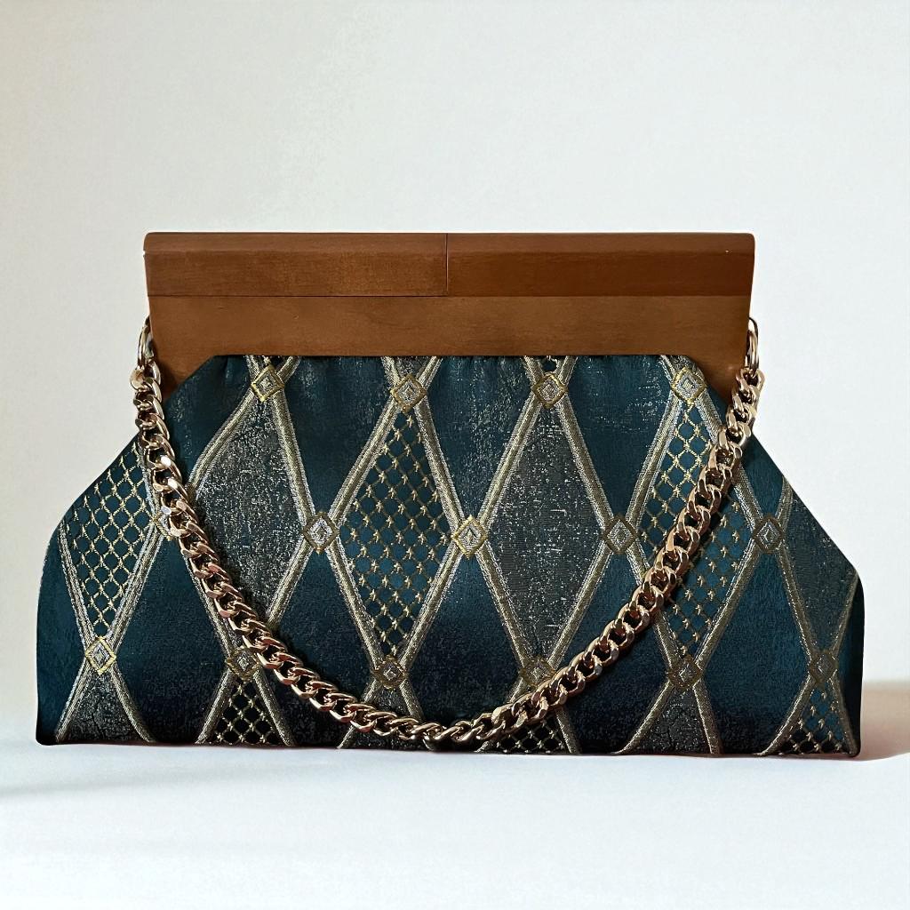 Vintage-Inspired Green Gold Tapestry Clutch Bag with Wooden Frame – Elegant Geometric Evening Purse for Special Occasions
